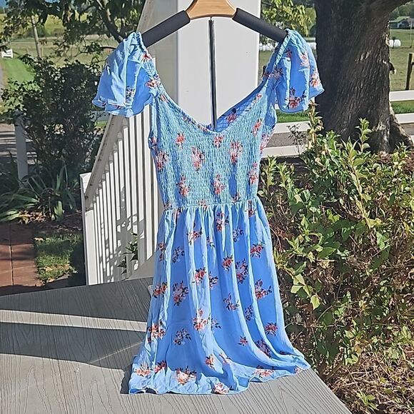 RUE 21 COLD SHOULDER FLORAL MIDI DRESS - Picture 1 of 8
